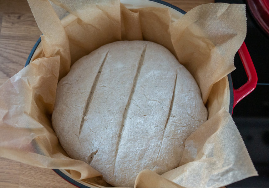 Bezglutenowy chleb z garnka