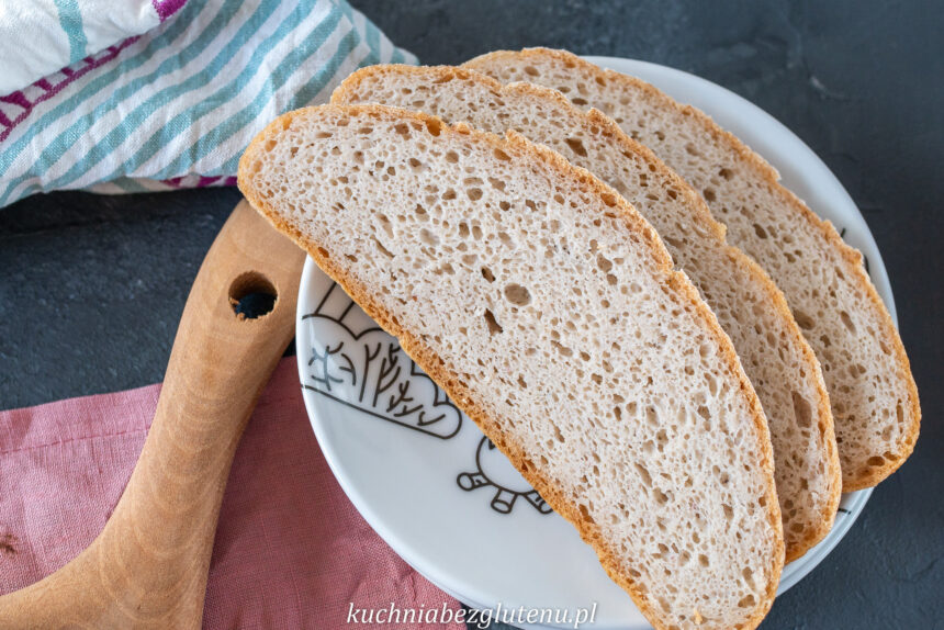 Chleb z gara z mąką sorgo i śmietaną